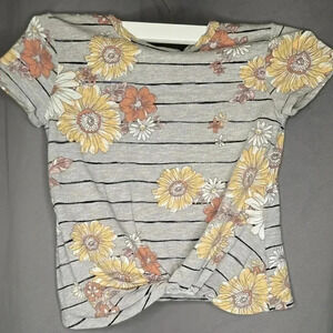 Girls floral short sleeve shirt size small.